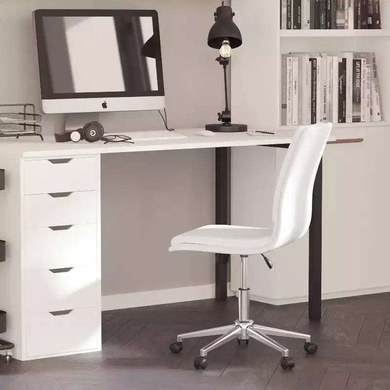 Silla de oficina para el hogar sin brazos con respaldo medio, asiento giratorio de altura ajustable y base cromada de cinco estrellas