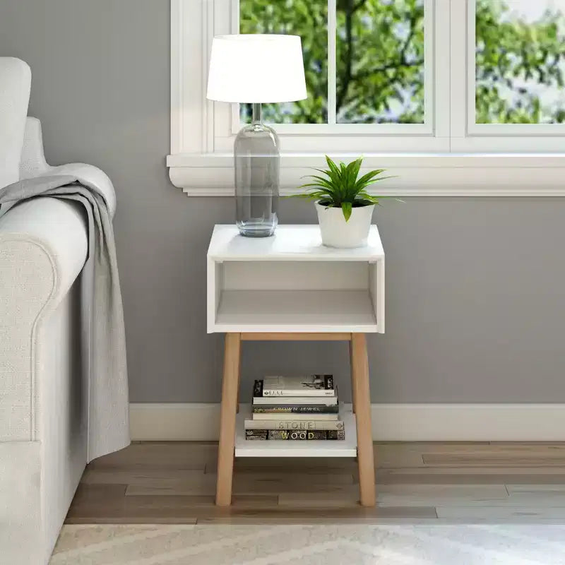 Mesita de noche moderna de mediados de siglo Plank+Beam con estante, mesa auxiliar de madera maciza para dormitorio