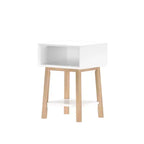 Mesita de noche moderna de mediados de siglo Plank+Beam con estante, mesa auxiliar de madera maciza para dormitorio