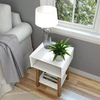 Mesita de noche moderna de mediados de siglo Plank+Beam con estante, mesa auxiliar de madera maciza para dormitorio